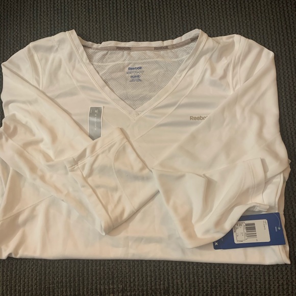 SOLD.  NEW Base layer top - Picture 5 of 6